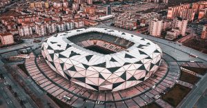 Read more about the article 大巨蛋漏水意外頻傳：從觀賽體驗談大型場館的現代化管理與智慧升級挑戰