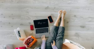 Read more about the article 壓力大就想買東西？剖析情緒性消費背後的心理需求與療癒法則