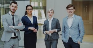 Read more about the article 職場社交必修課：0.1秒決定第一印象的關鍵細節，頂尖業務員如何靠儀容建立信任？